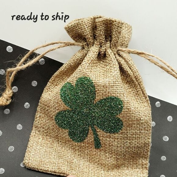 New FOUR LEAF CLOVER GLASS DANGLE EARRINGS ST PATRICK'S DAY - Picture 6 of 8